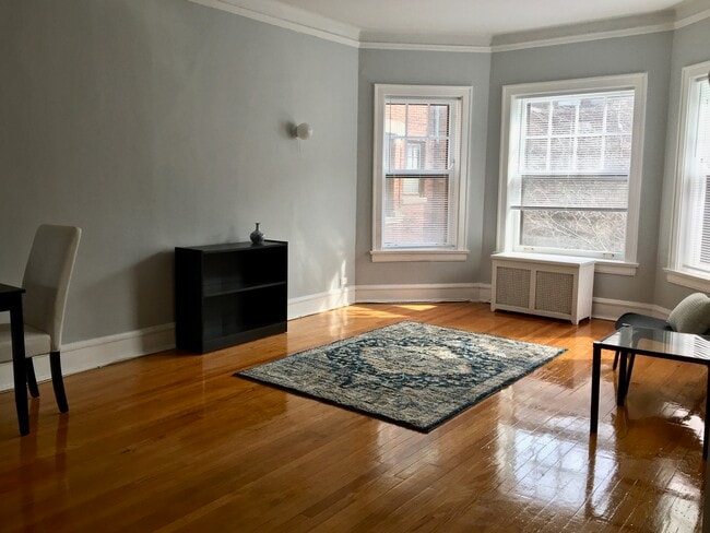 Foto del edificio - 844 Hinman Ave