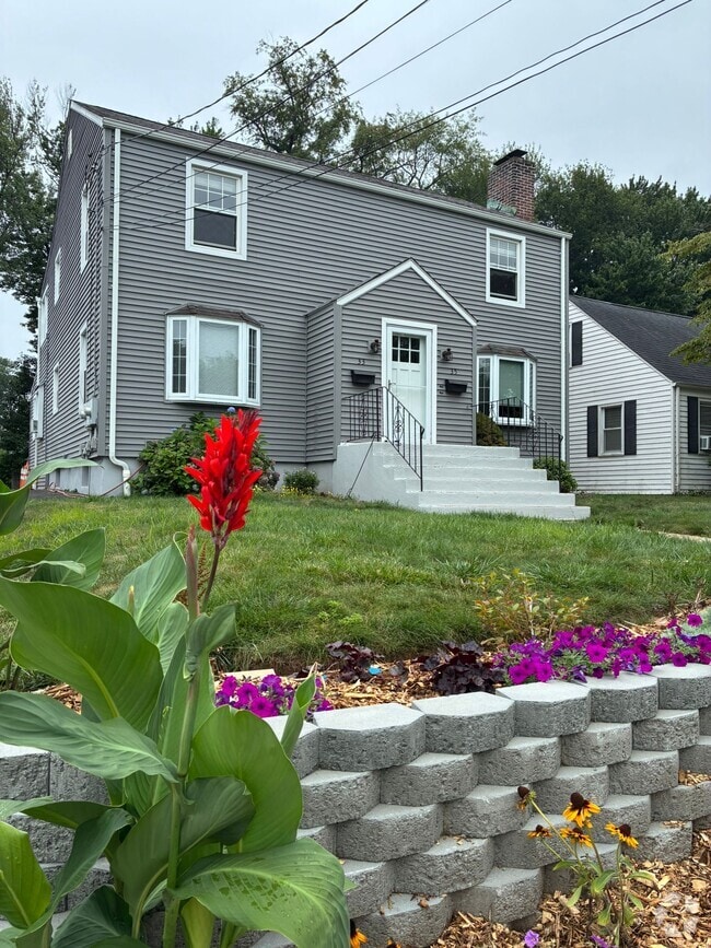 Building Photo - 33 Englewood Ave
