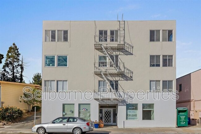 Photo - 369 Colusa Avenue House