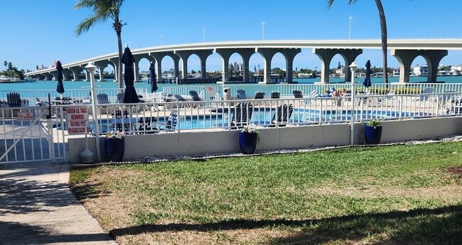 Foto del edificio - 5901 Bahia Del Mar Cir N