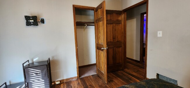 Building Photo - 2067 Kelvin Dr