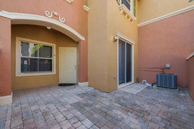 Foto del edificio - 732 SW 106th Ave