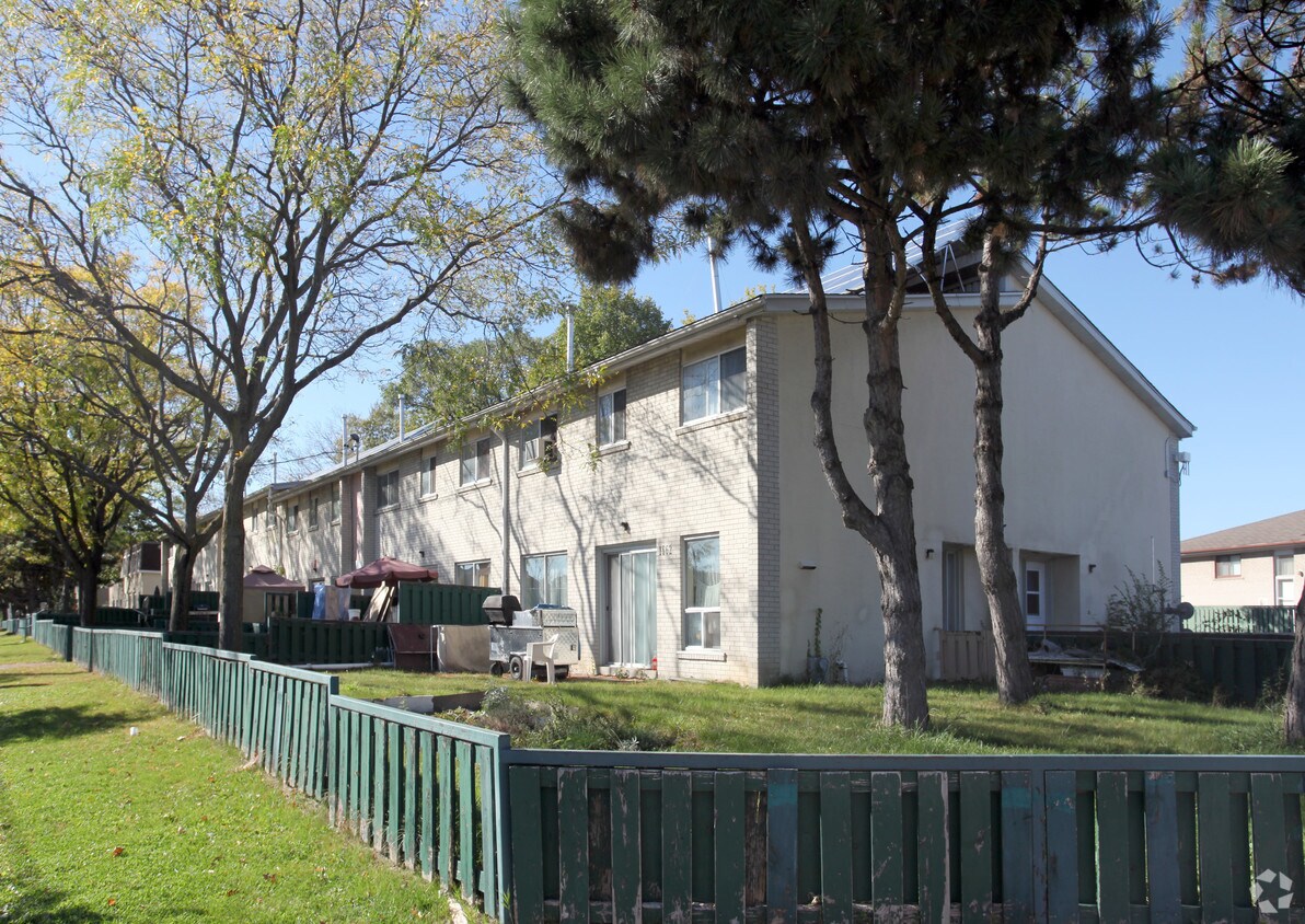 Photo principale - 1862 Sheppard Ave W