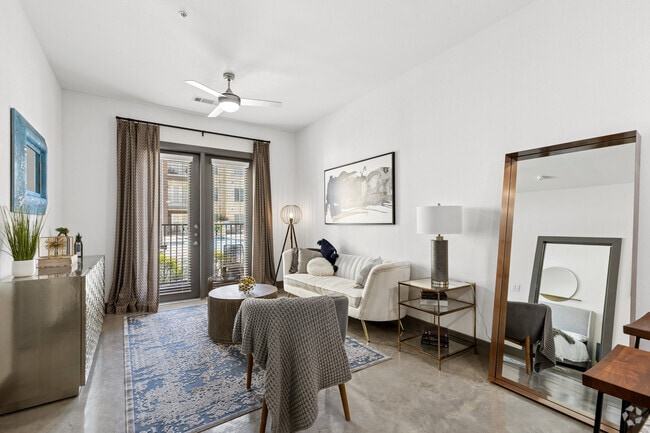 1BR, 1BA - 727SF - Living Room - Millennium Place