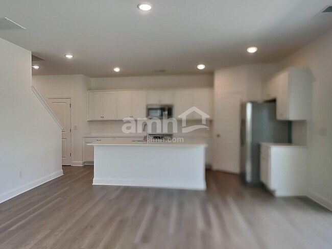 Foto del edificio - 3526 Jefferson Cor Ln