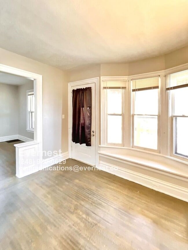 Building Photo - Charming 3-Bedroom Home Near St. Vincent’s...