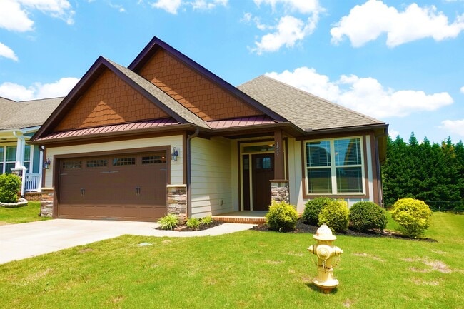 Building Photo - 153 Bur Oak Dr