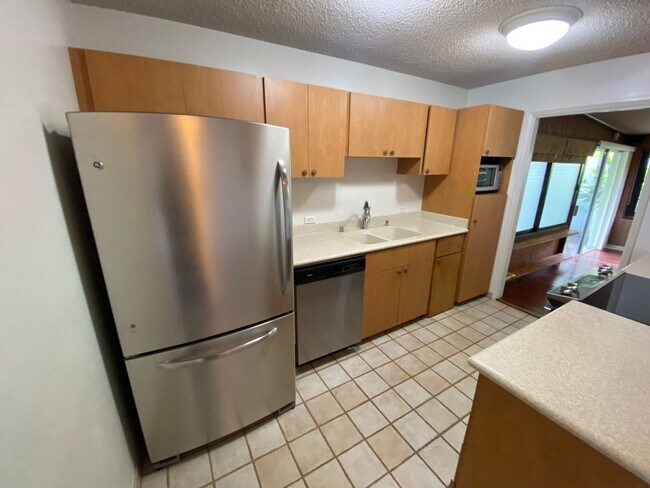 Building Photo - PET FRIENDLY PEARL RIDGE ESTATES Single Family Home!