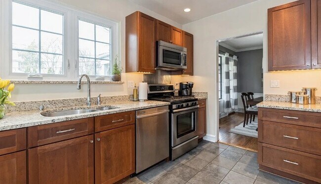 Foto del edificio - 9546 Springfield Ave