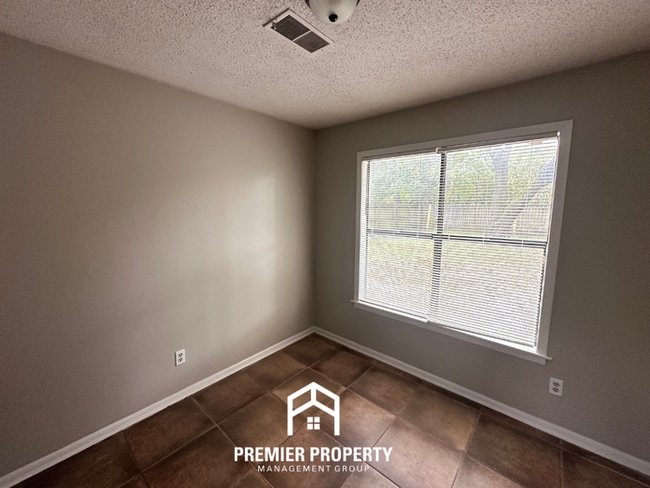 Building Photo - 4216 Rosewind Cir