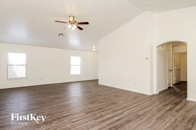 Building Photo - 12741 W Valentine Ave