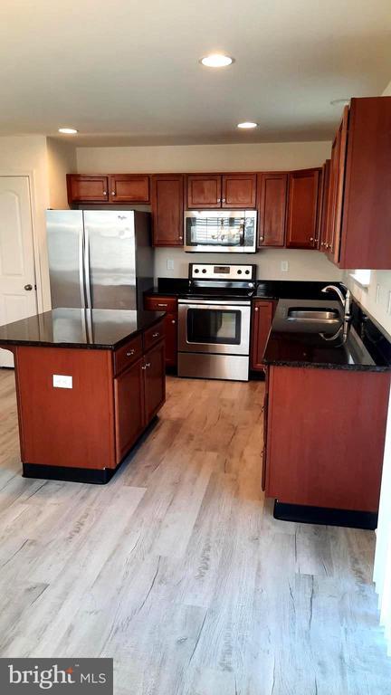 Foto del edificio - 807 Schooner Ln