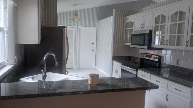 Building Photo - 398 Morning Creek Cir
