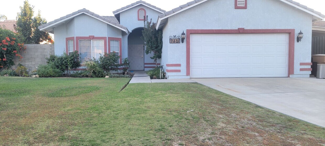 Primary Photo - 9401 Casa De Oro Ln