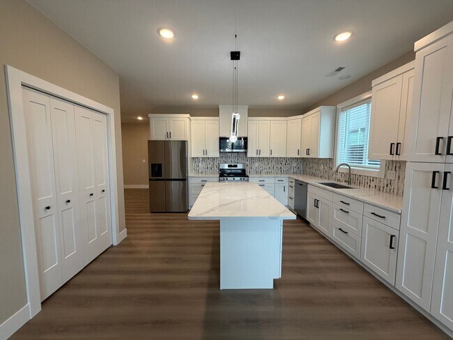 Building Photo - 5313 W Jay St