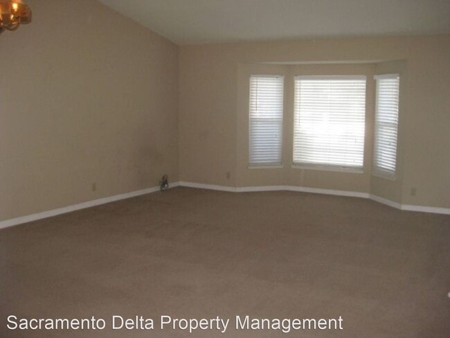 Building Photo - 4 br, 2 bath House - 6321 Laguna Villa Way^^