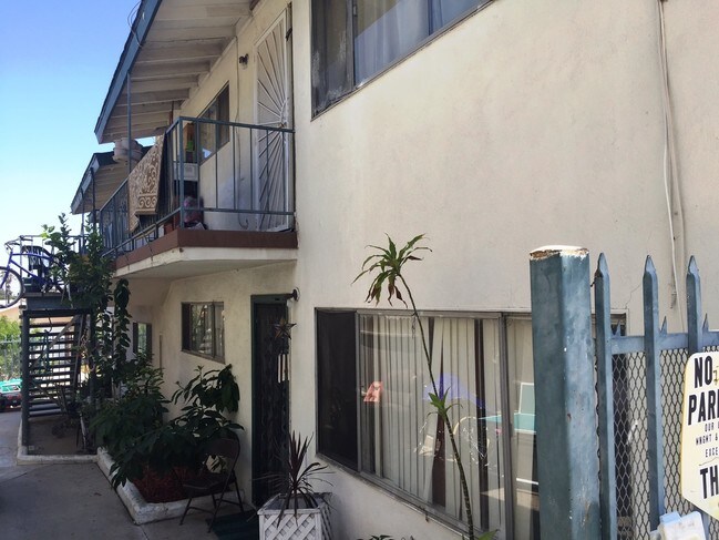 Foto del edificio - 581 Bonita St