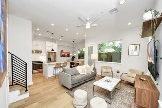Building Photo - 849 Martin St