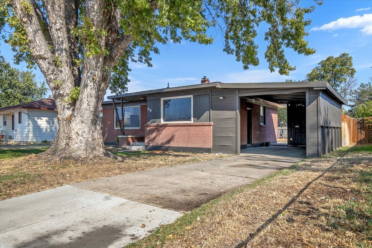 Primary Photo - 810 N 6th E St