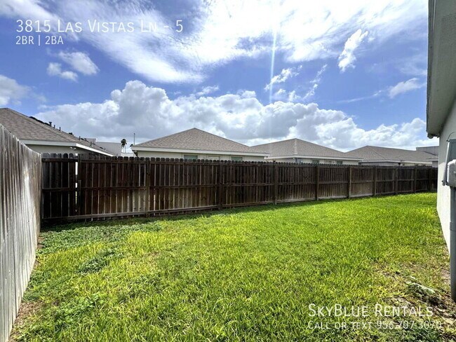 Foto del edificio - 3815 Las Vistas Ln
