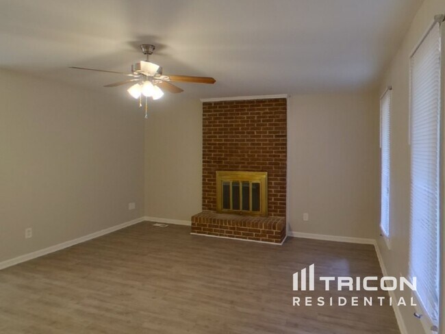Foto del edificio - 315 Westridge Rd