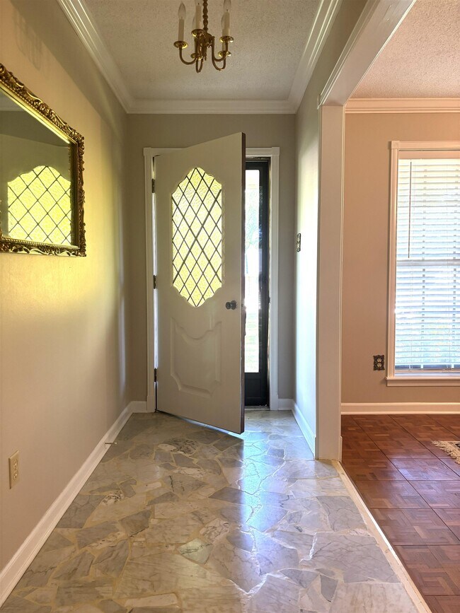 Building Photo - 335 Alexander Cove