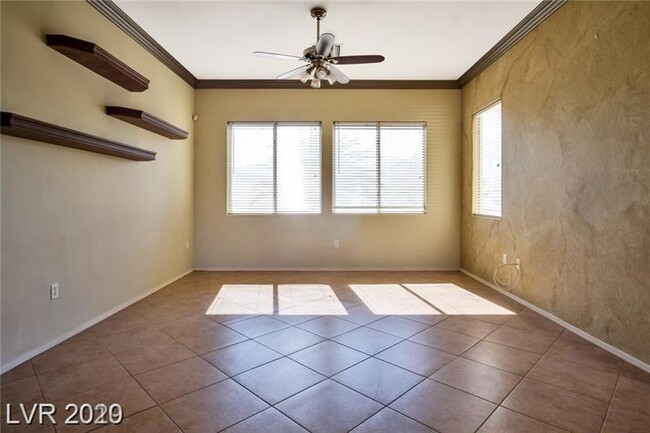 Building Photo - 2205 Sun Cliffs St