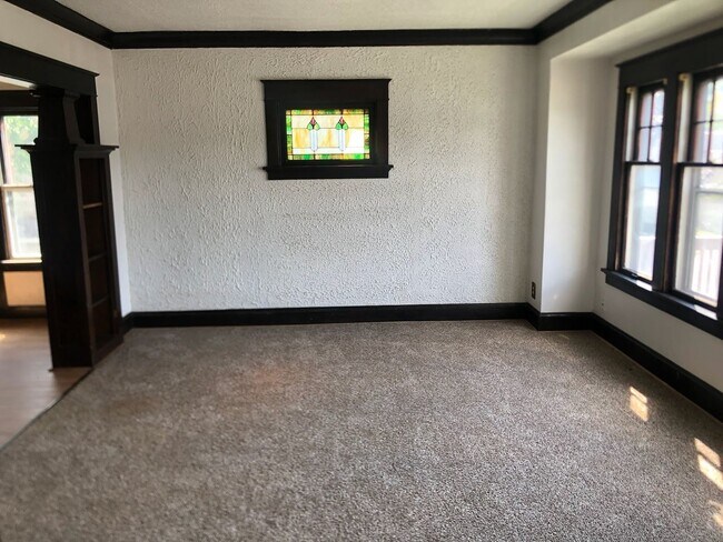 Foto del edificio - Gaurav-3822 - 3824 N PORT WASHINGTON AV