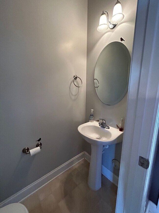 Foto del edificio - 3 Bedroom 2.5 Bathroom Townhome