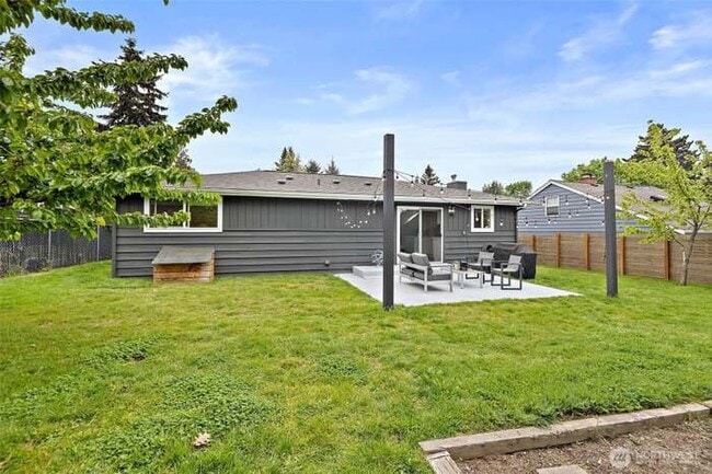 Building Photo - 11303 14th Ave SW