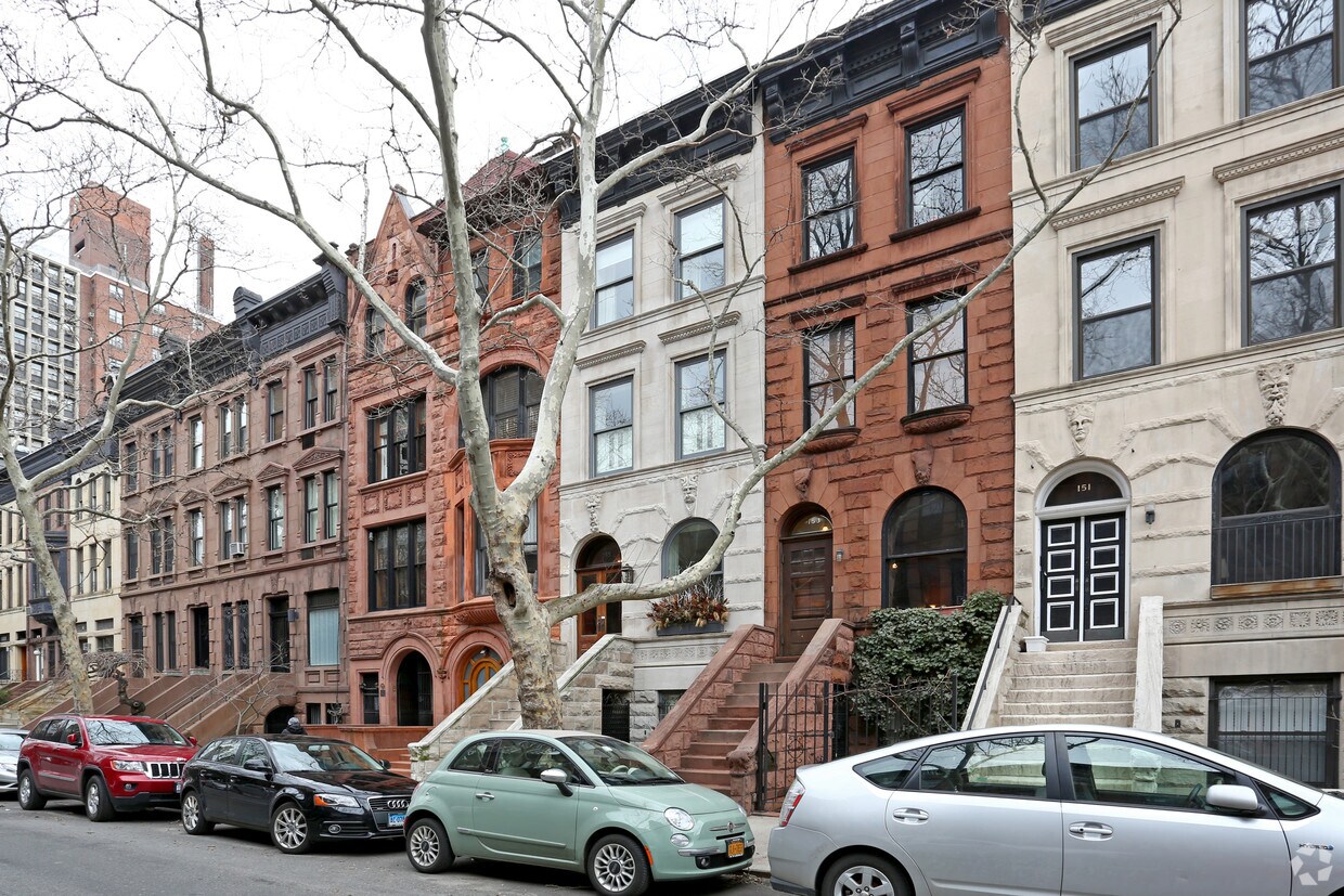 Building Photo - 155 W 88th St