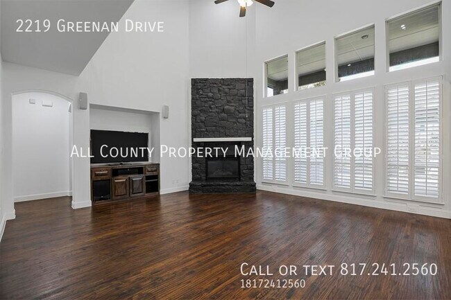 Foto del edificio - 2219 Greenan Dr