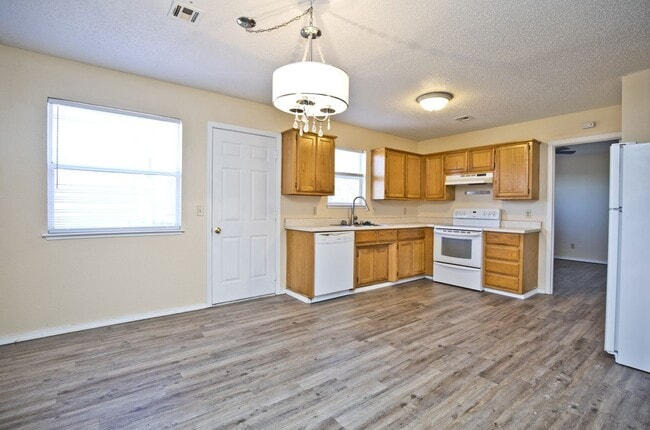 Building Photo - 9050 Grimes Dr