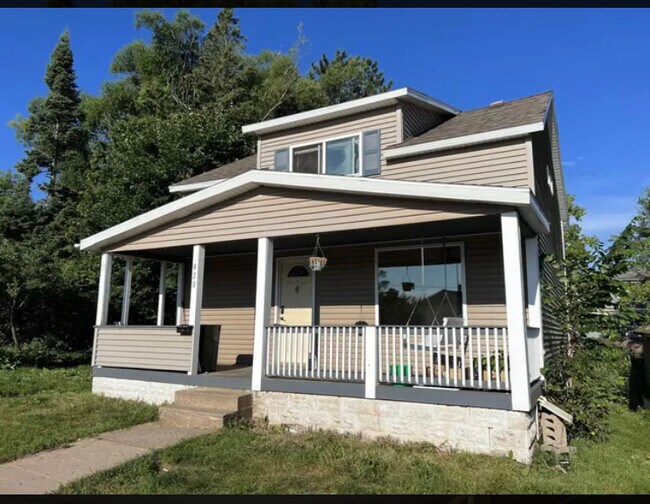 Building Photo - 420 Silver St