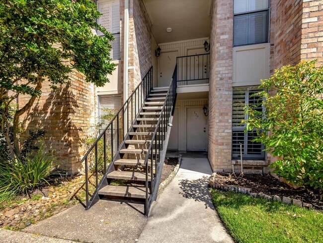 Building Photo - 1601 S Shepherd Dr
