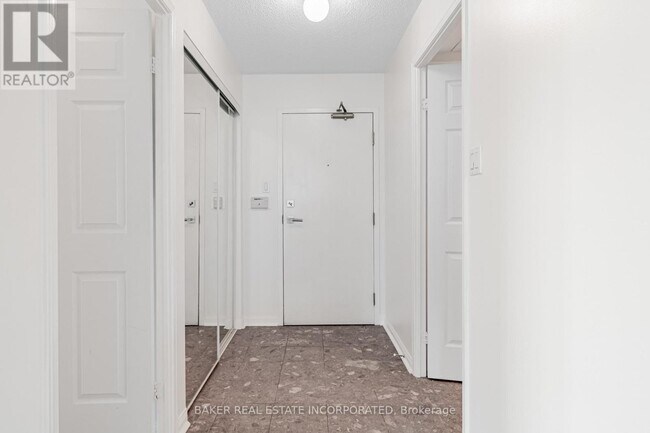 Photo du bâtiment - 806 Front St E