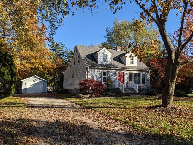 front of house, faces west - 5415 Kennedy Ridge Rd