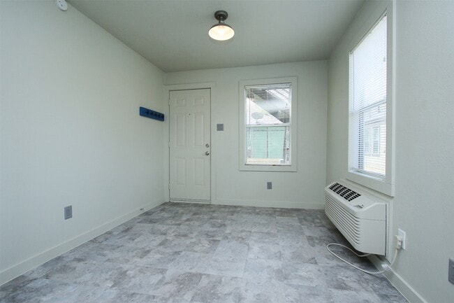 Building Photo - 505 E 32nd St