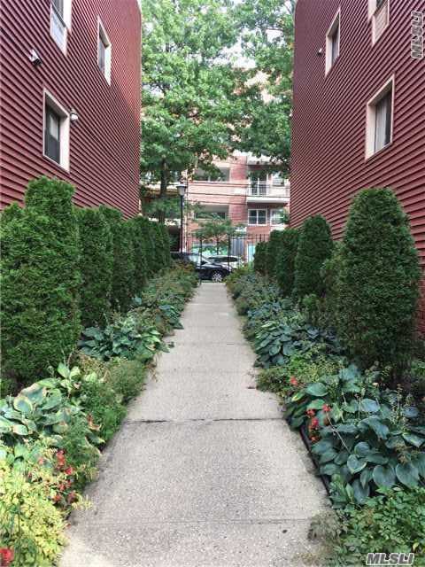 Building Photo - 71-30 162nd St