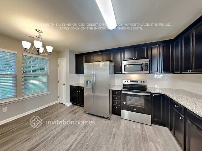 Foto del edificio - 6311 Trevor Simpson Dr