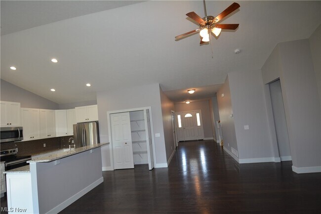Building Photo - 312 Garfield Dr