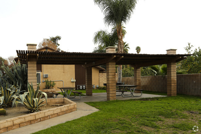 Building Photo - Pacific Winds Apartments