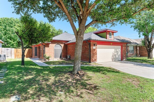 Foto del edificio - 1229 Laurelleaf Dr