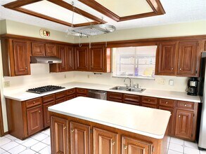 Building Photo - 14834 Charlmont Dr