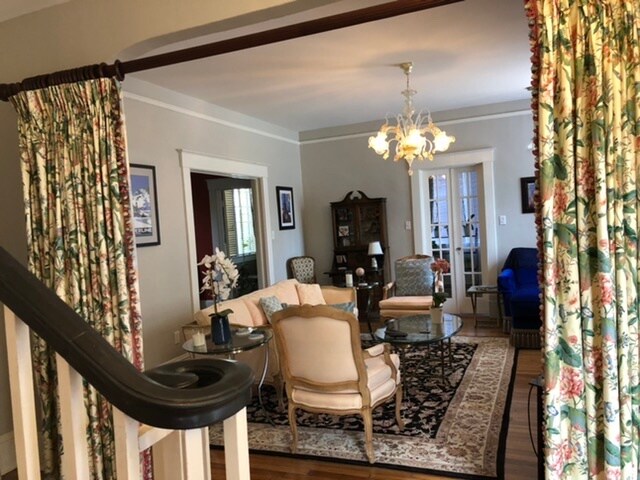 Living room - 530 E 45th St