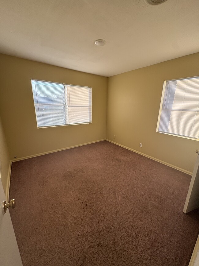 Building Photo - 228 Frieda Ln