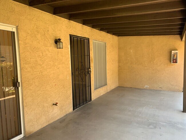 Building Photo - Parkwood Ct 4401