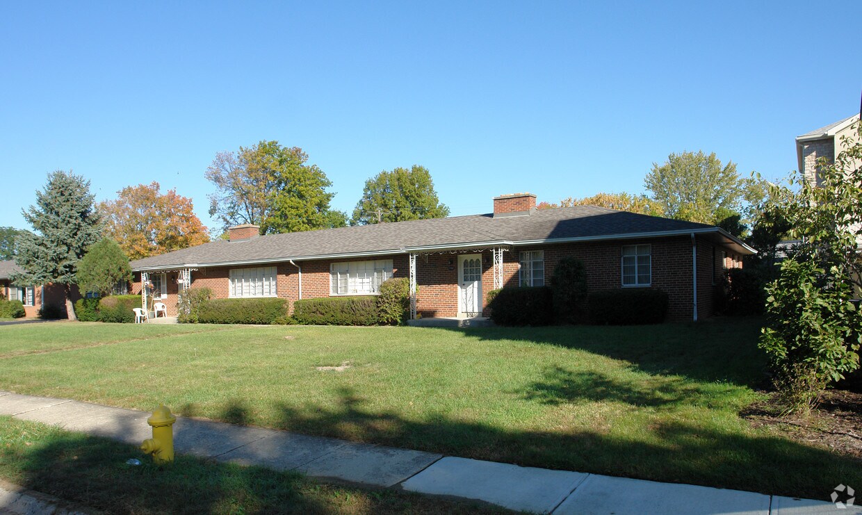 Foto del edificio - 1790-1796 Ridgecliff Rd