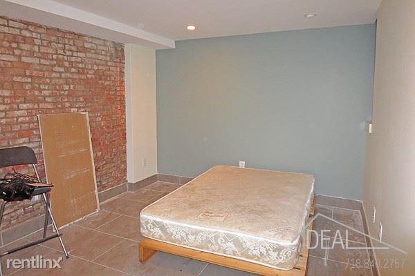 Building Photo - 29 Claver Pl
