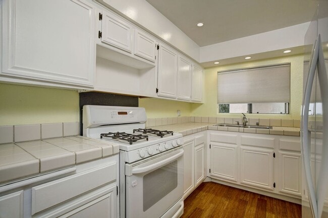Foto del edificio - $3200 / Fabulous 2br / 2ba condo (Bankers ...